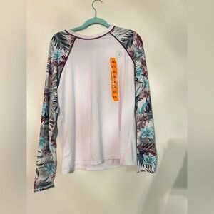 NWT Hurley Women's
UPF 50+ XXL 
Rash Guard